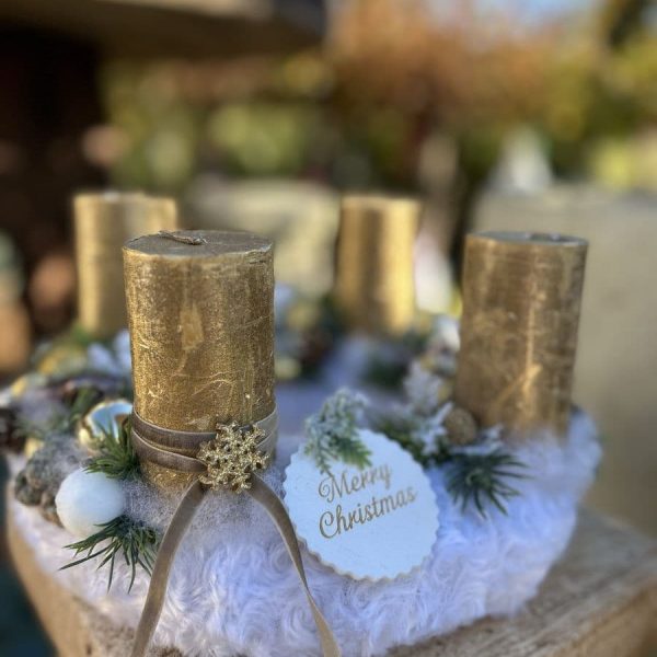 Adventi_feher_pluss_arany_gyertyaval_14.990_Ft